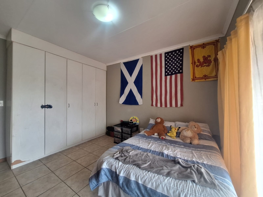 To Let 2 Bedroom Property for Rent in Meerhof North West